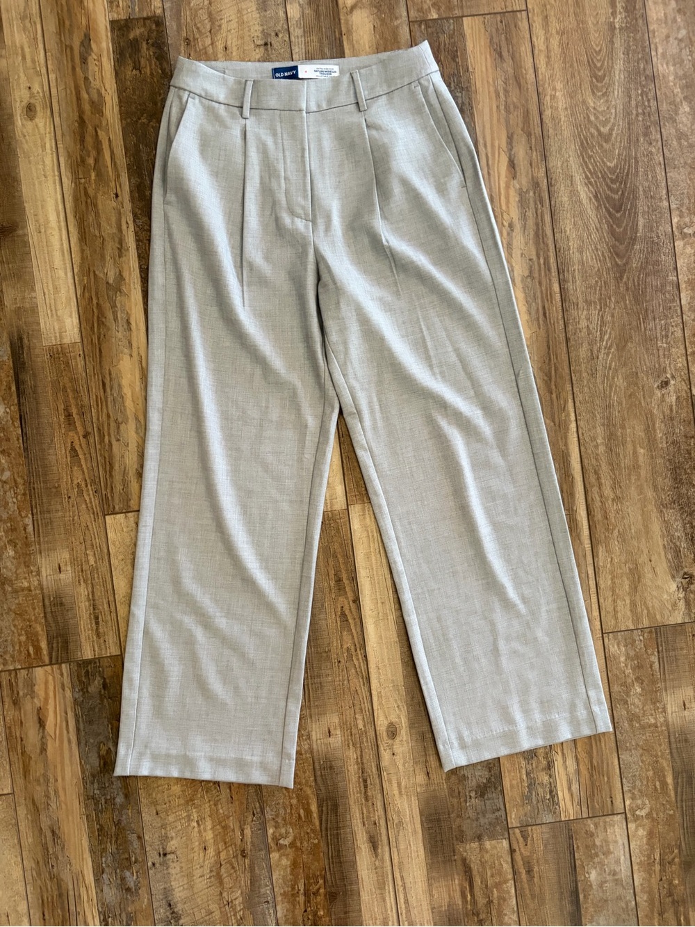 Old Navy women’s wide leg Dress Pants in Light Gray